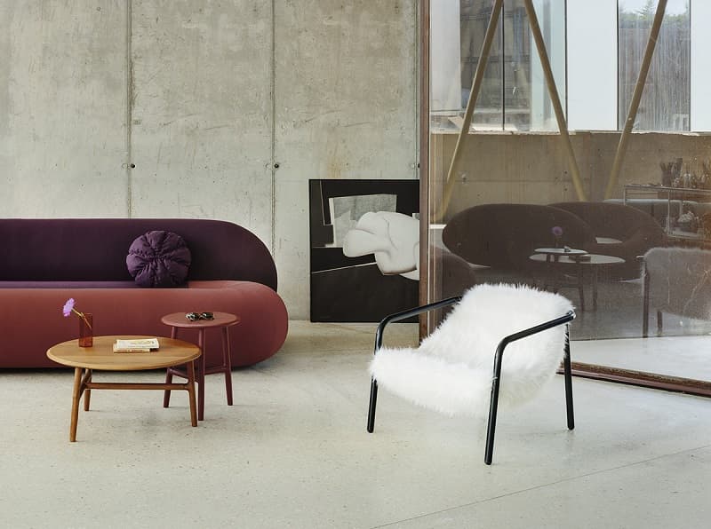 Canapé et fauteuil de couleur différente : comment les associer ?