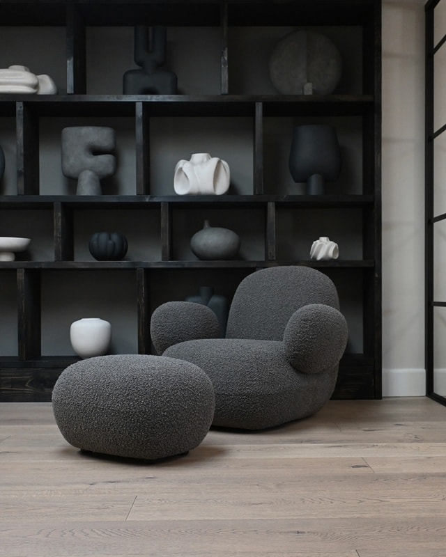 Toe Armchair Flat - Image 1